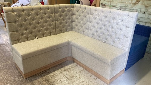 Restaurant booth seating - restaurant,